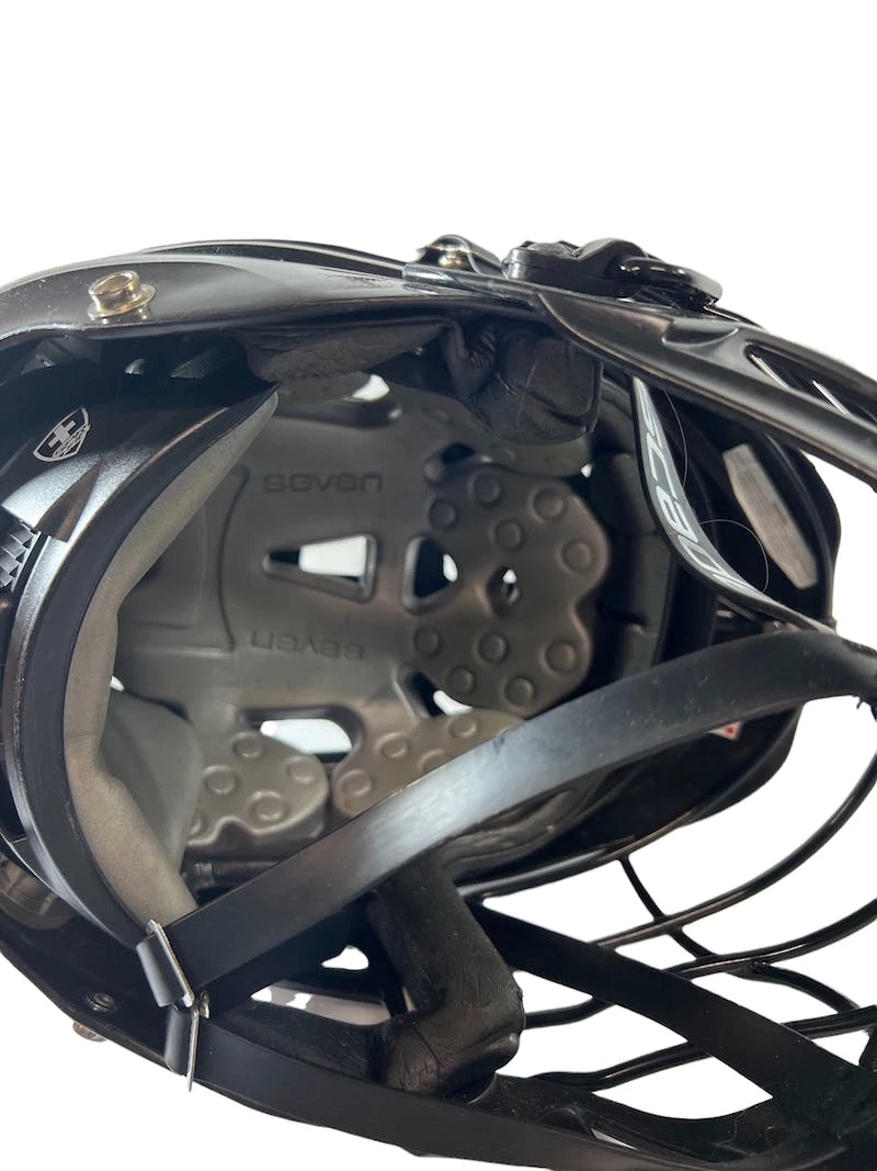Discount - Used Cascade CPX-R One Size Lacrosse Helmet Black 7 Discount - Used Cascade CPX-R One Size Lacrosse Helmet Black - Image 5