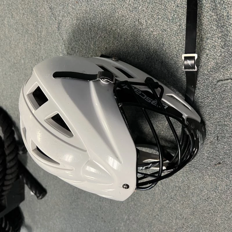 On Sale - Used Cascade ADJUSTABLE HELMET One Size Lacrosse Helmets White 6 On Sale - Used Cascade ADJUSTABLE HELMET One Size Lacrosse Helmets White - Image 4
