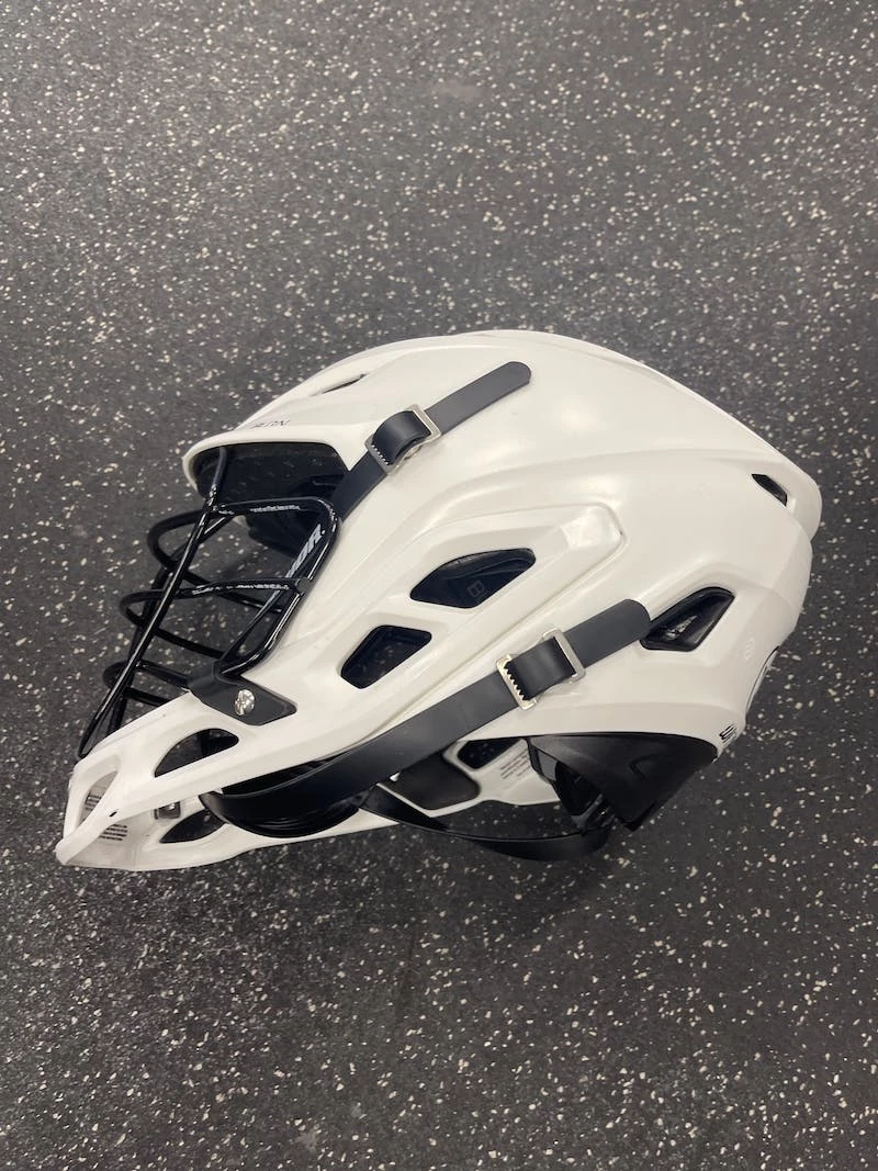 Best Price - Used Warrior BURN MD Lacrosse Helmets White 4 Best Price - Used Warrior BURN MD Lacrosse Helmets White - Image 2