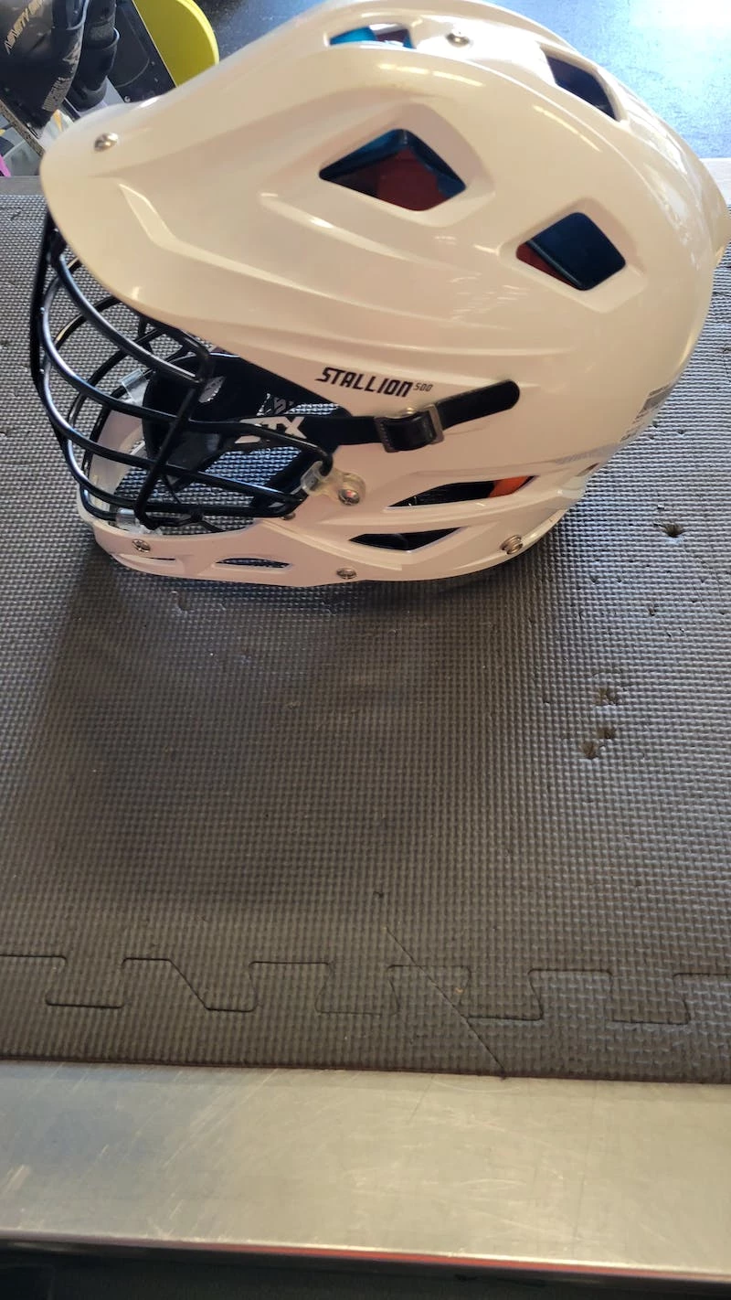 Free Shipping - Used Schutt STALLION 500 LG Lacrosse Helmets White 4 Free Shipping - Used Schutt STALLION 500 LG Lacrosse Helmets White - Image 2