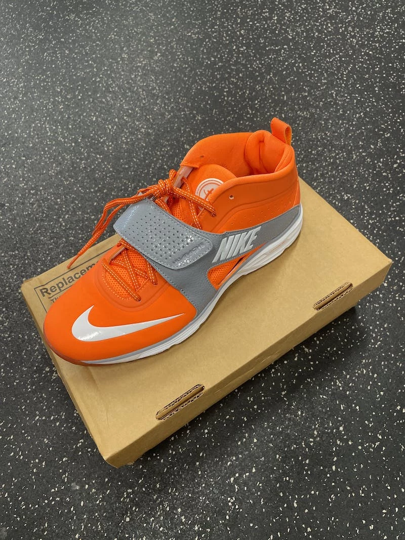Shipping Included - Used Nike Senior 9.5 Lacrosse Cleats For Men's Orange 3 Shipping Included - Used Nike Senior 9.5 Lacrosse Cleats For Men's Orange