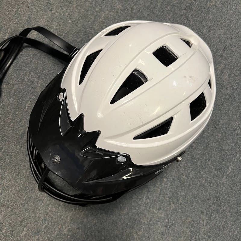 The Surprise Price - Used Cascade ADJUSTABLE HELMET SM Lacrosse Helmets White 5 The Surprise Price - Used Cascade ADJUSTABLE HELMET SM Lacrosse Helmets White - Image 3